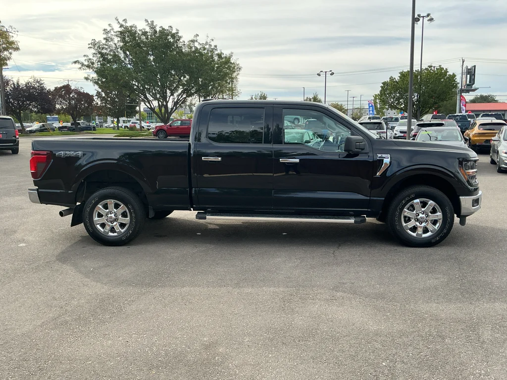 Used 2024 AGATE BLACK METALLIC Ford XLT image 4