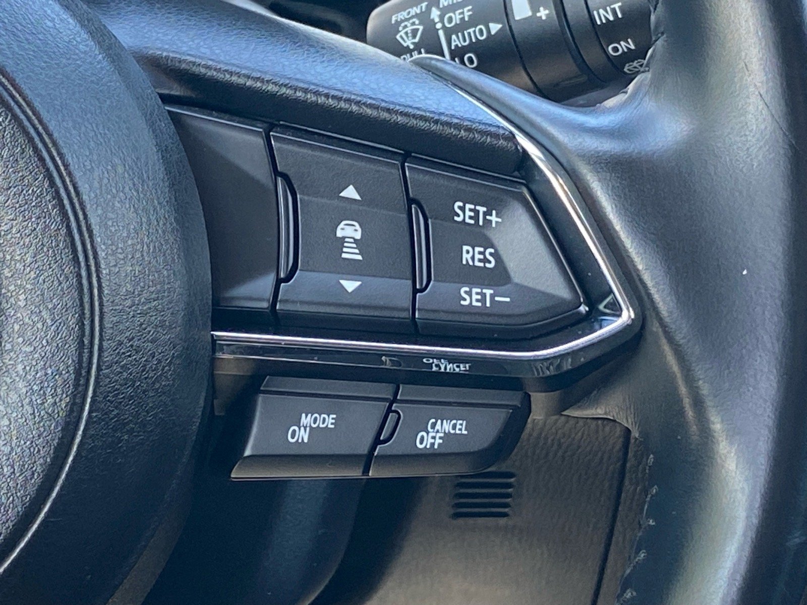 Used 2018 Silver Mazda Touring image 7