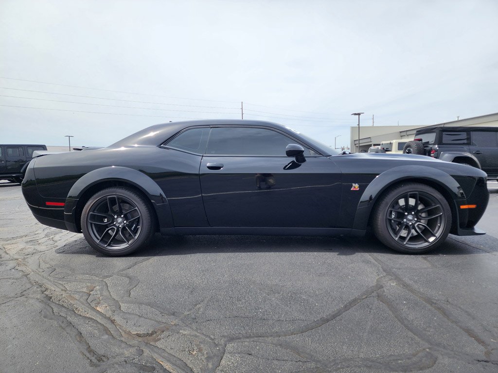 Used 2023 Pitch Black Clearcoat Dodge R/T Scat Pack Widebody image 4