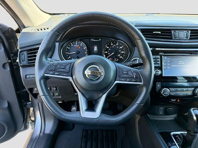 Used 2017 Gray Nissan SV image 12