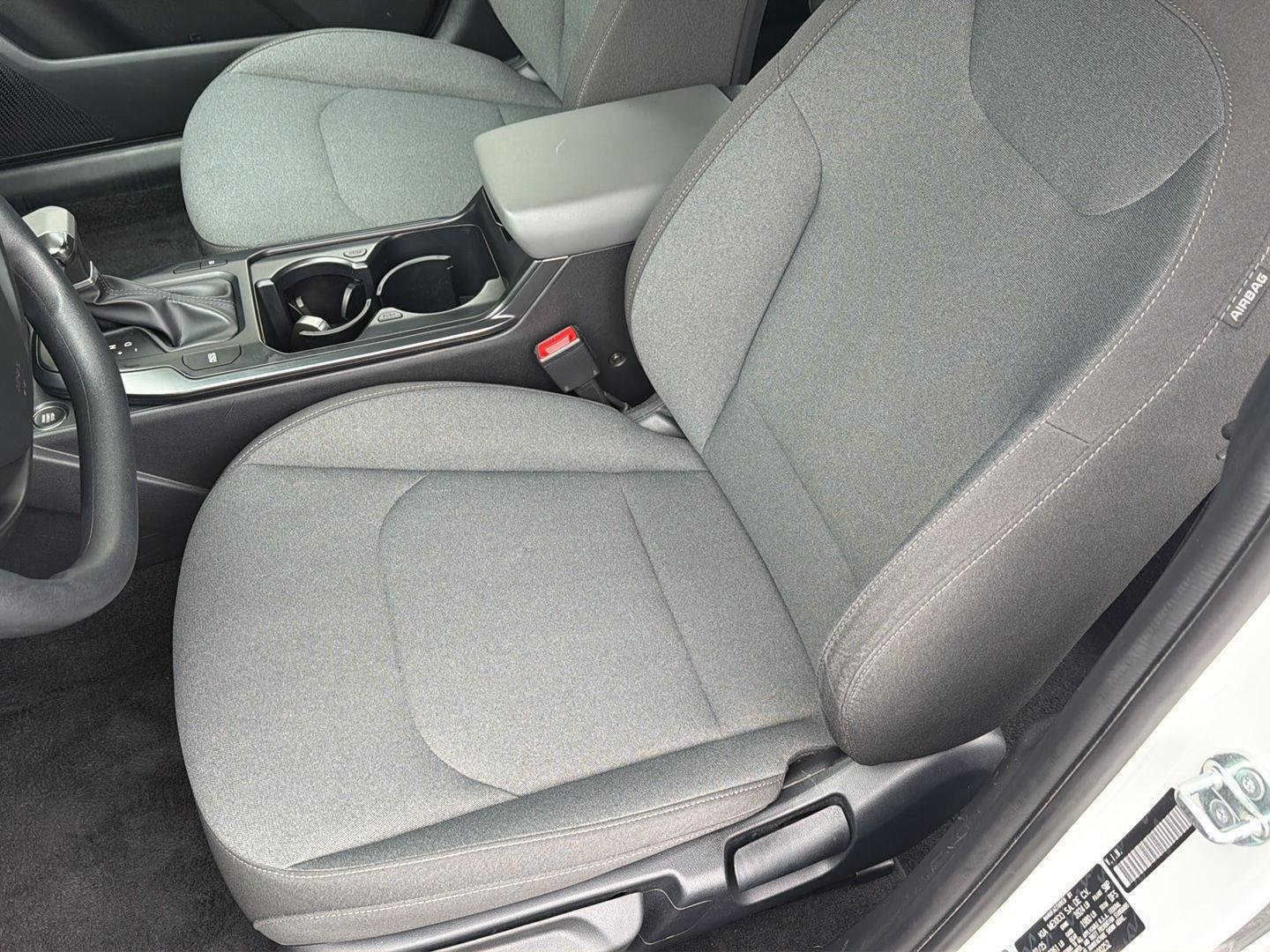 Used 2025 Snow White Pearl Kia LXS image 28
