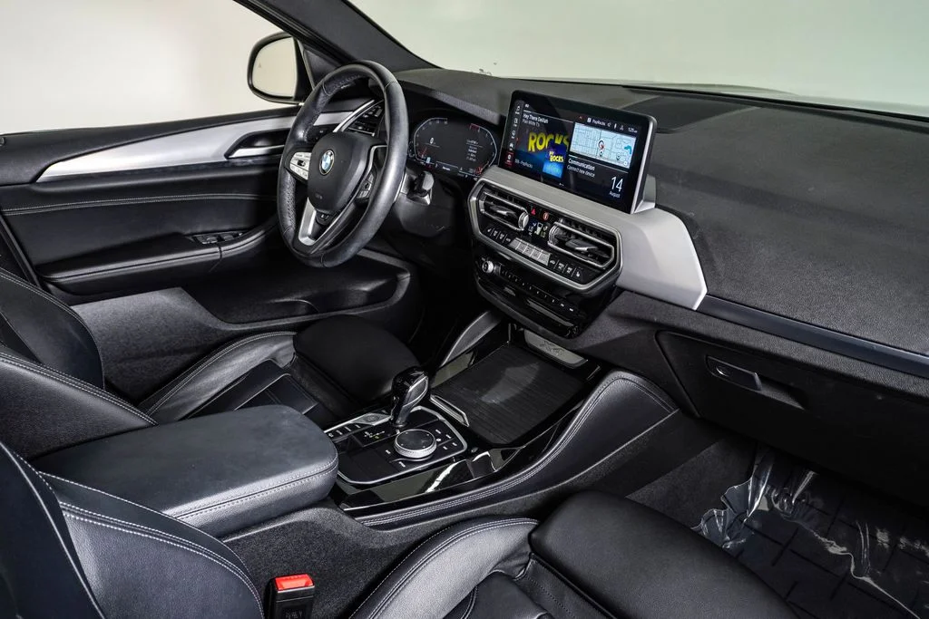 Used 2023 Dark Graphite BMW xDrive30i image 13