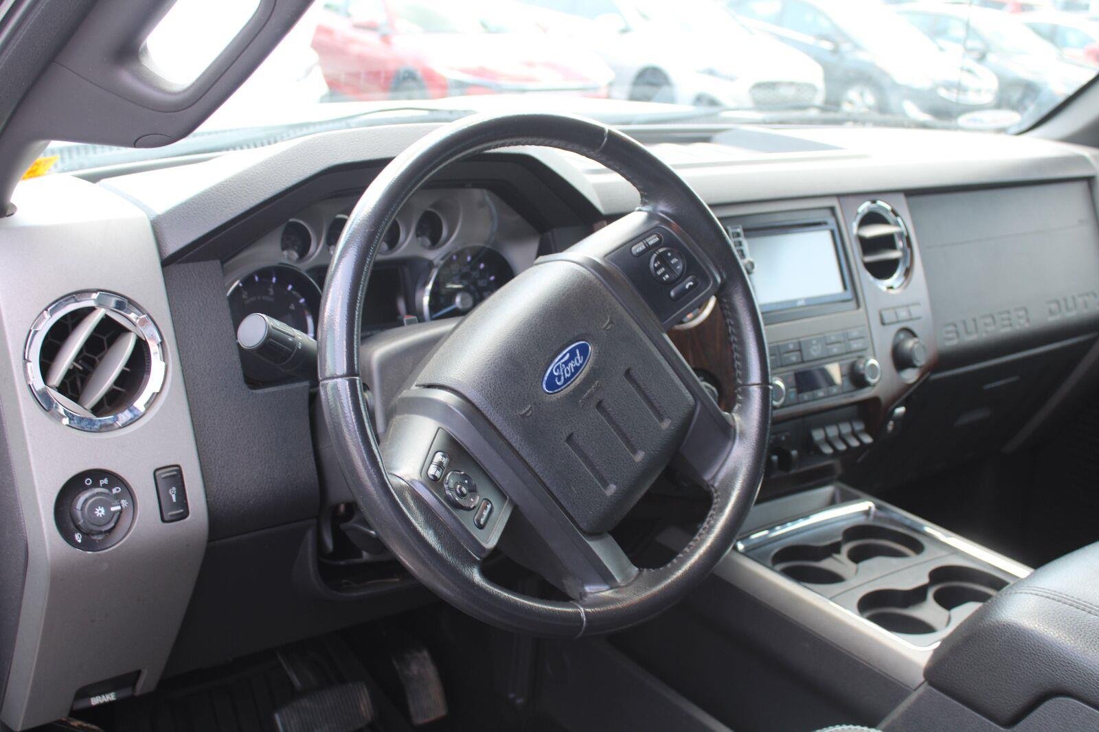 Used 2012 White Platinum Metallic Tri-Coat Ford Lariat image 9