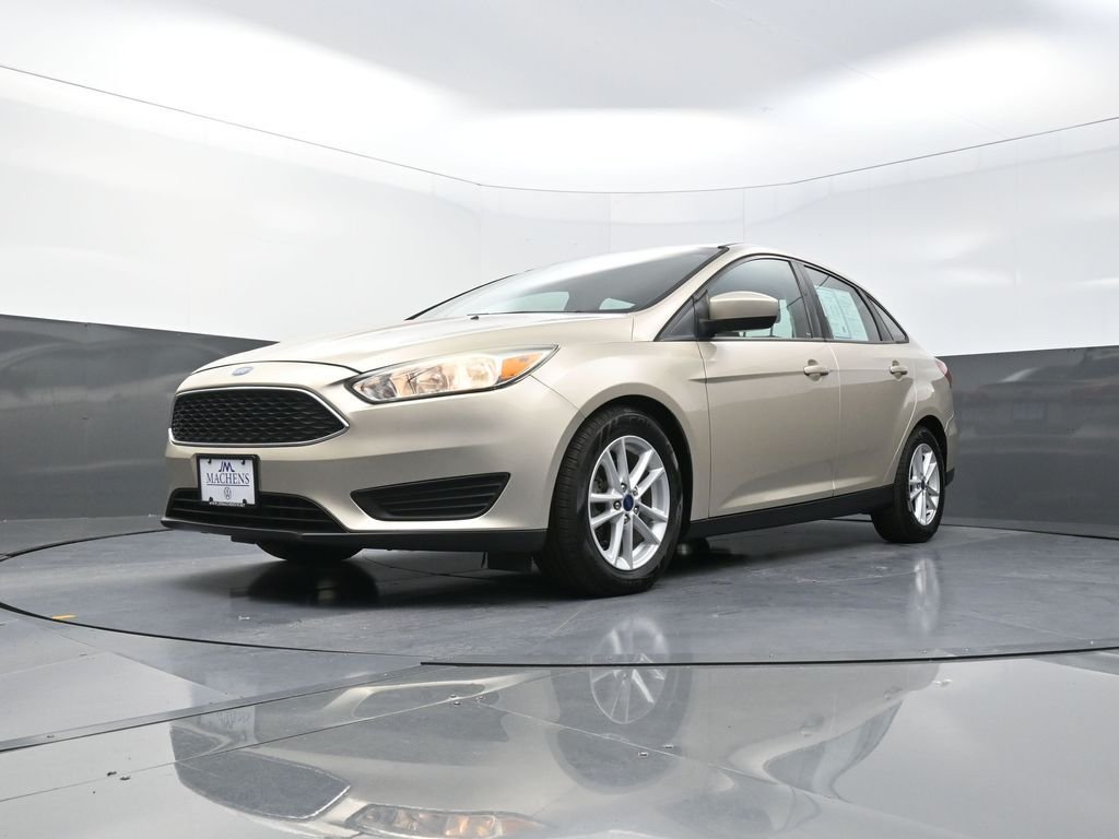 Used 2018 Gold Ford SE image 25