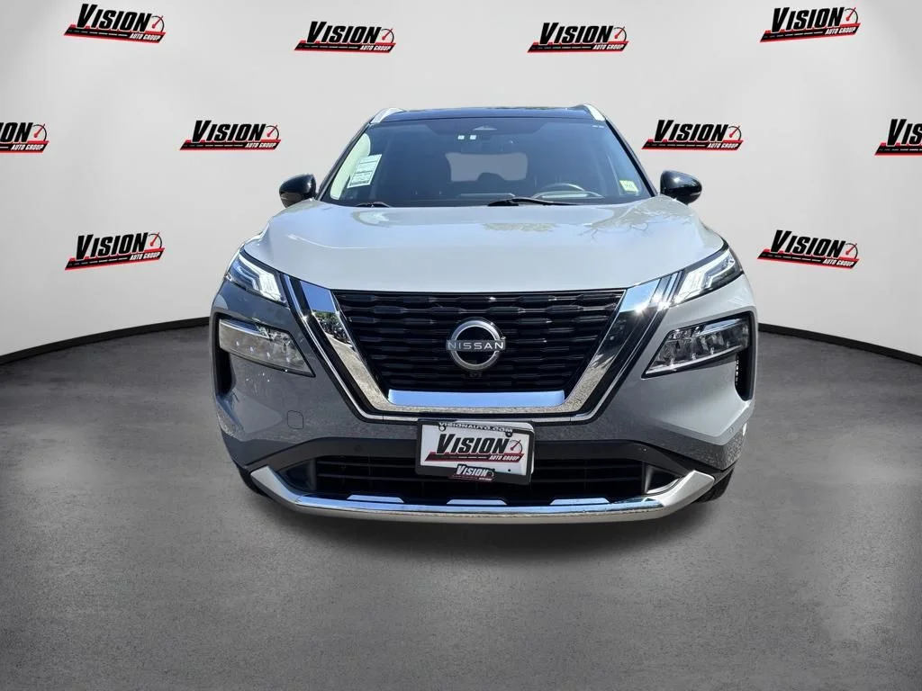 Used 2023 Gray Nissan Platinum image 2