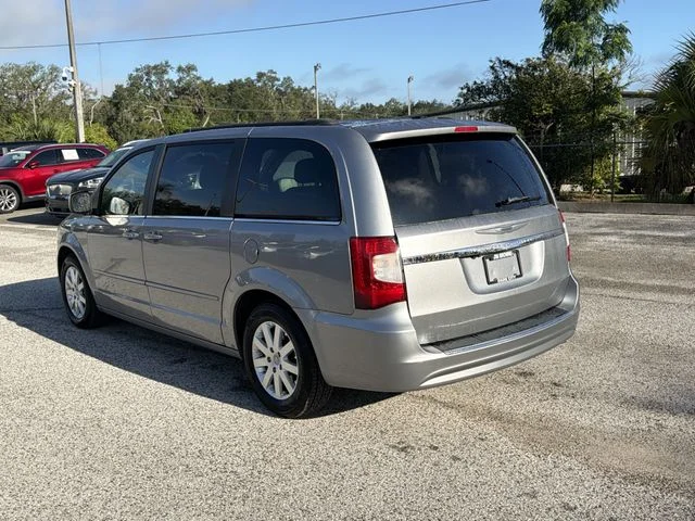 Used 2015 Silver Chrysler LX image 6