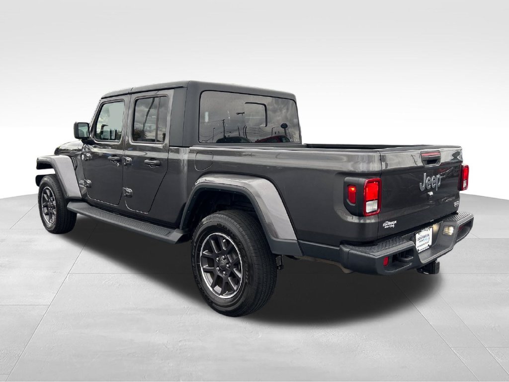 Used 2022 Gray Jeep Overland image 3