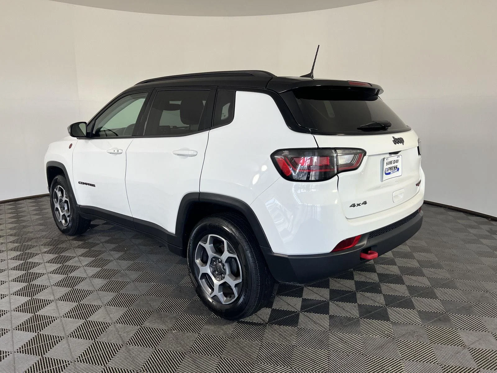 Used 2022  Jeep Trailhawk image 30