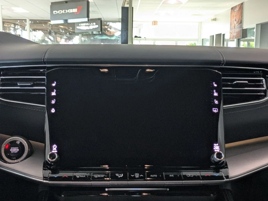 New 2026 High Gloss Black Exterior Paint Jeep Limited image 18