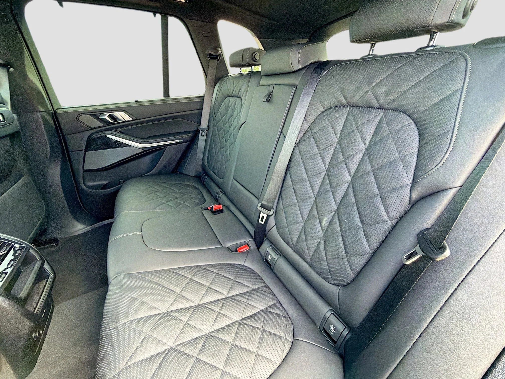 New 2026 Black Sapphire Metallic BMW sDrive40i image 20