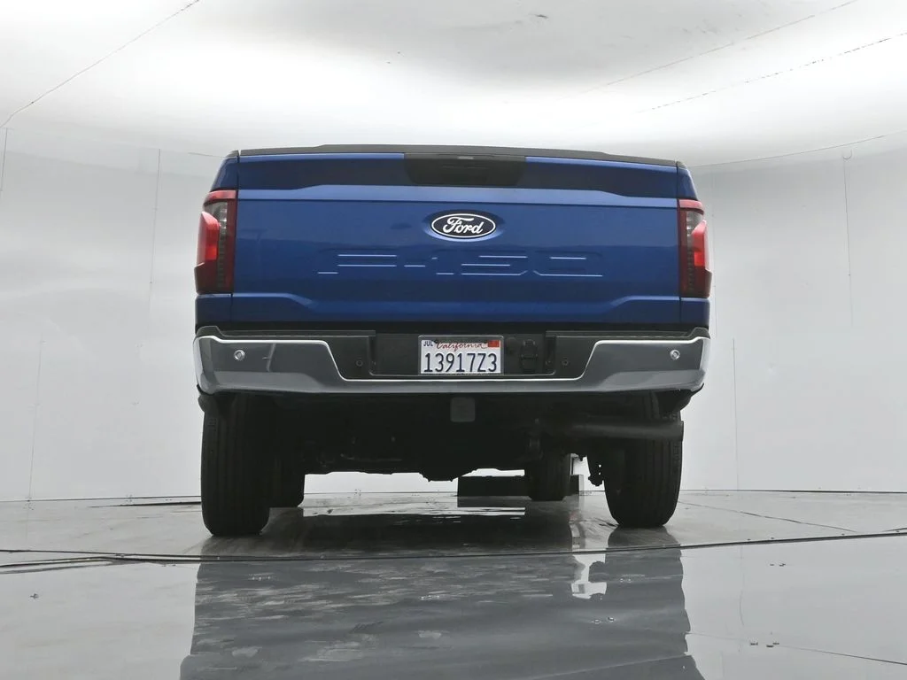 New 2026 Oxford White Ford XLT image 44