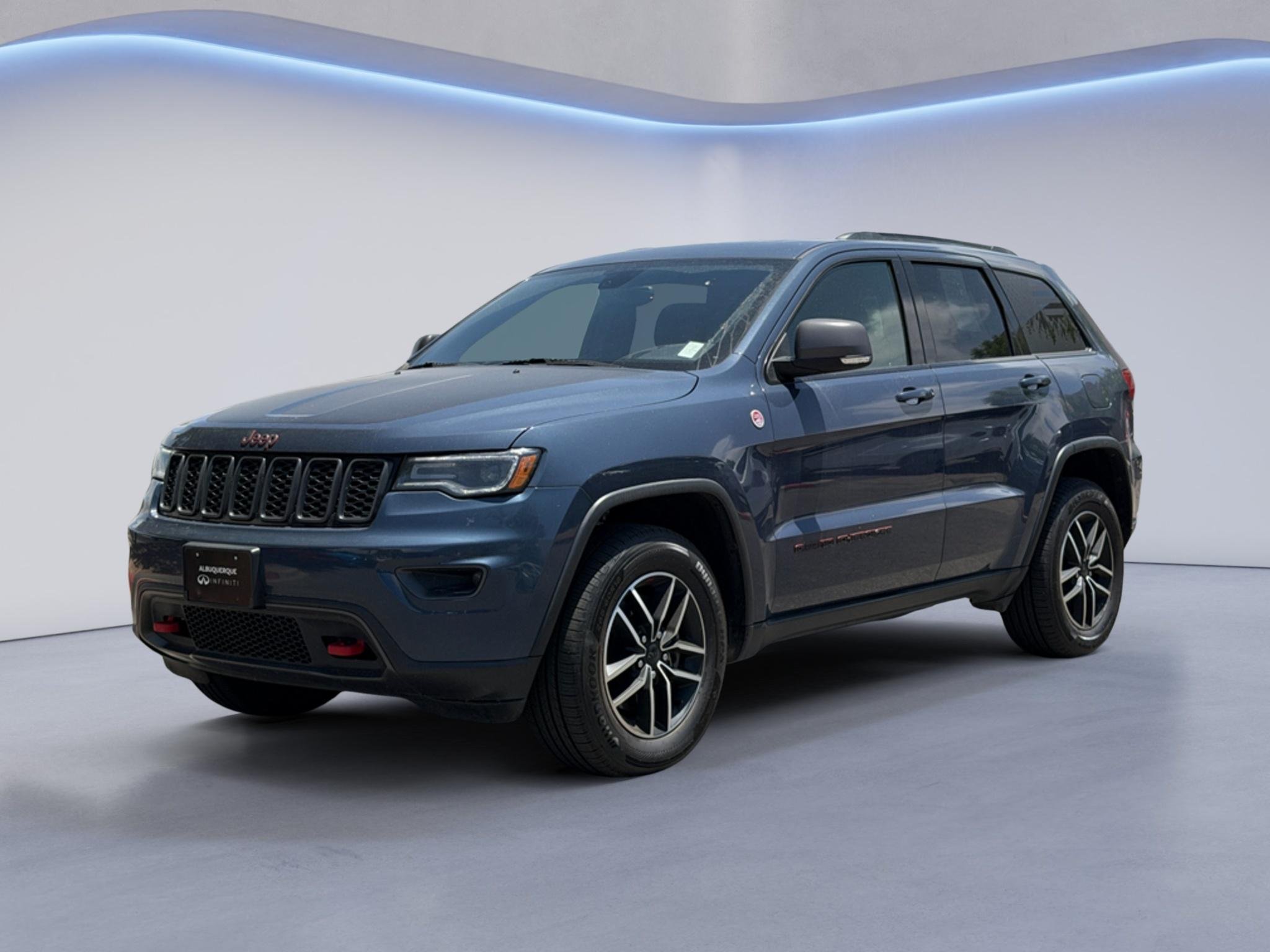 Used 2019 Slate Blue Pearlcoat Jeep Trailhawk image 1