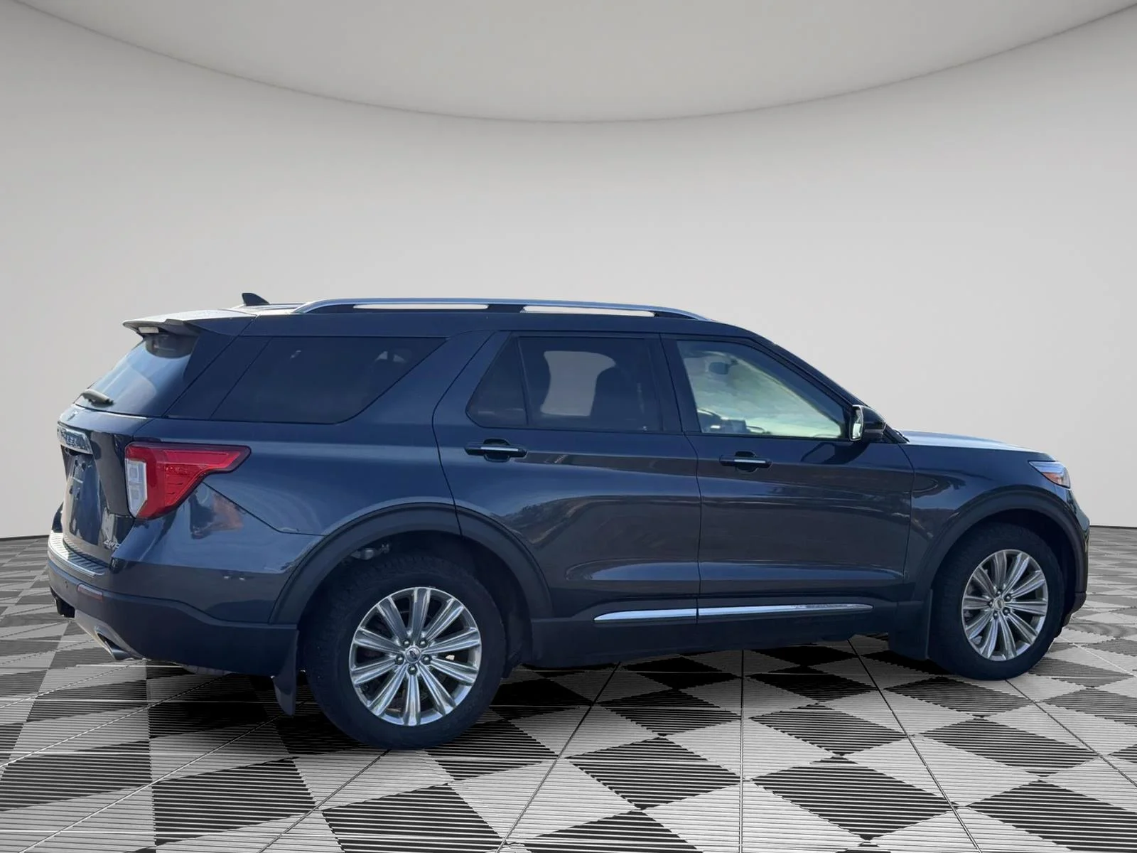 Used 2022 Stone Blue Ford Limited image 8