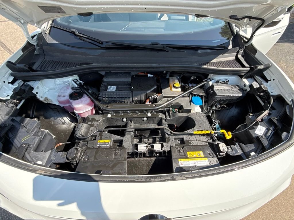 Certified Used 2024 Pure White Volkswagen Pro image 27