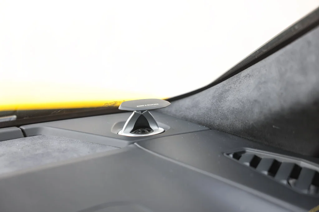Used 2019 Yellow Lamborghini Base image 31