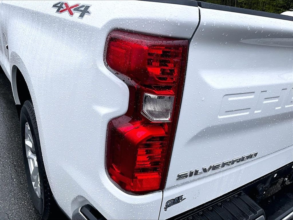 Used 2023 Summit White Chevrolet LT image 34