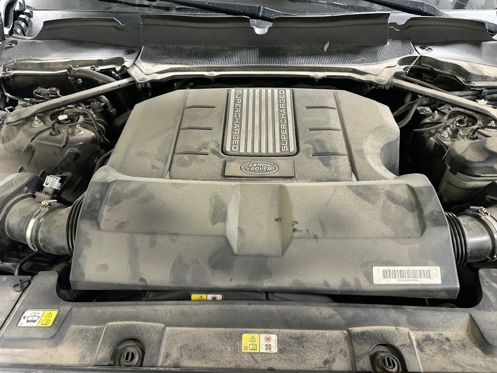 Used 2021 Black Land Rover Autobiography image 32