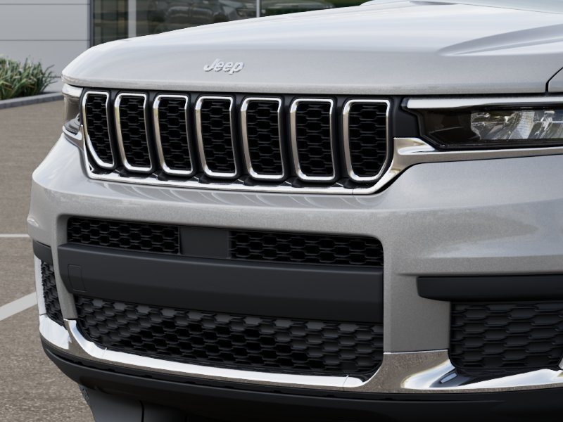 New 2026 Silver Zynith Exterior Paint Jeep Laredo image 43