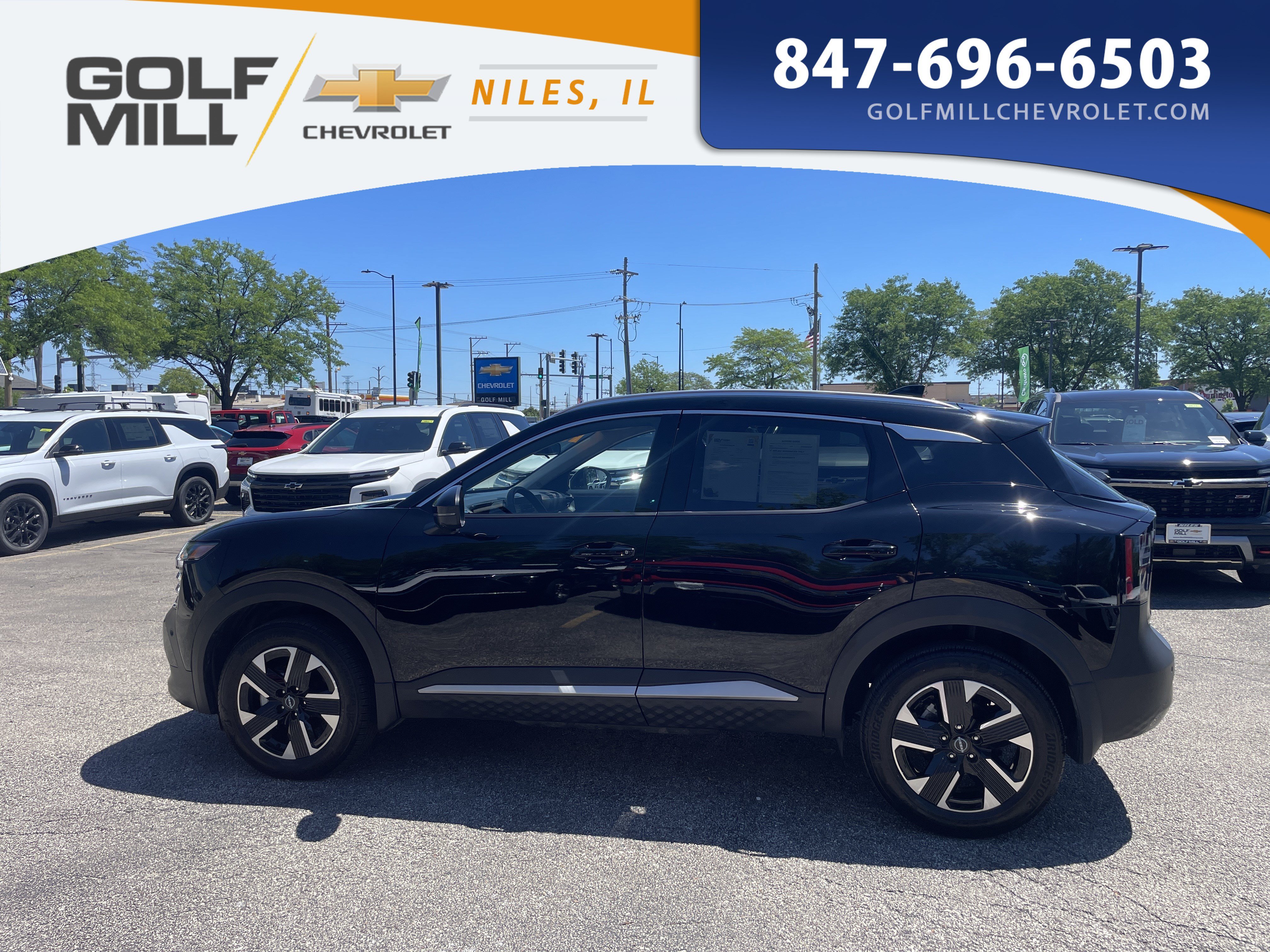 Used 2025 Super Black Nissan SR image 8