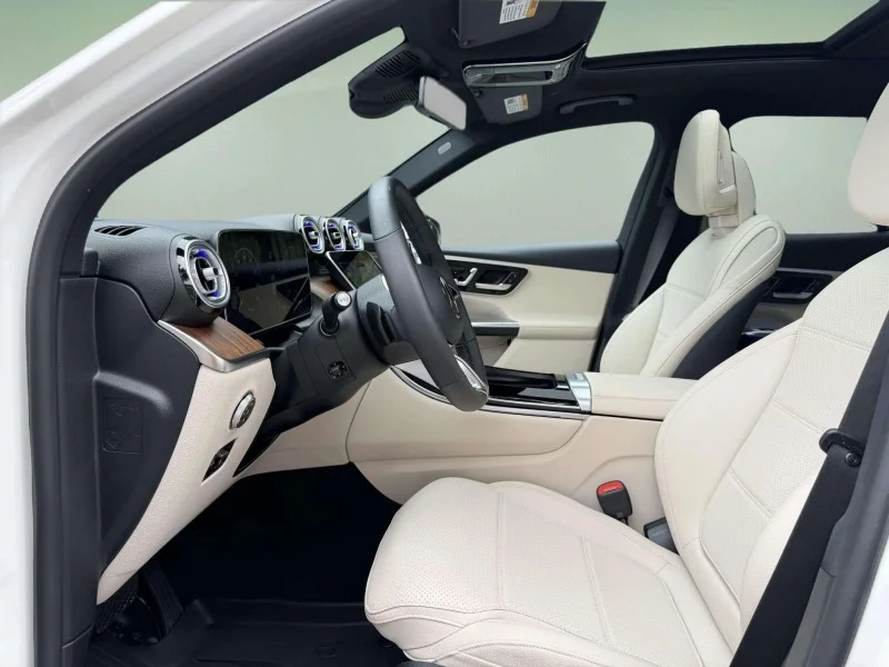 Used 2026 WHITE Mercedes-Benz GLC 300 image 19