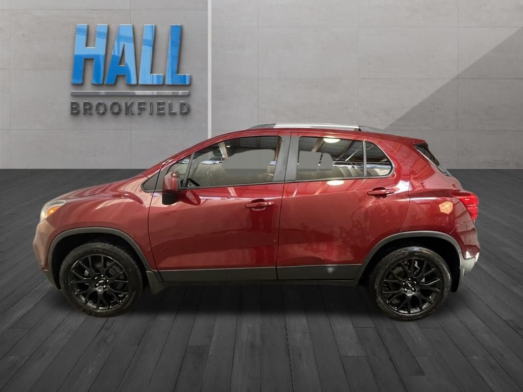 Used 2021 Chevrolet Trax LT with VIN KL7CJPSB3MB350070 for sale in Brookfield, WI