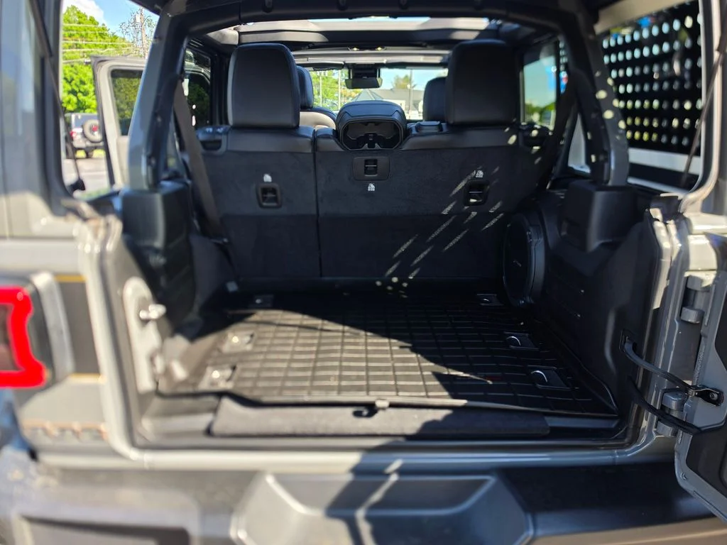 Used 2021 Gray Jeep Unlimited Rubicon 392 image 20