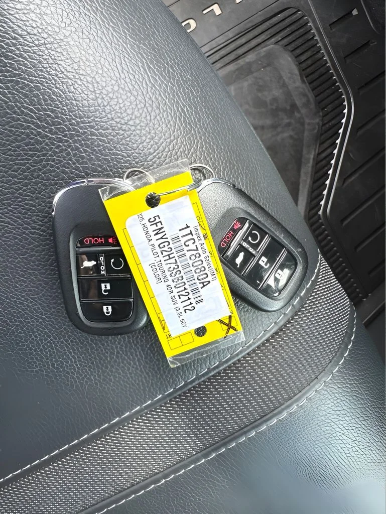 Used 2025  Honda Touring image 33