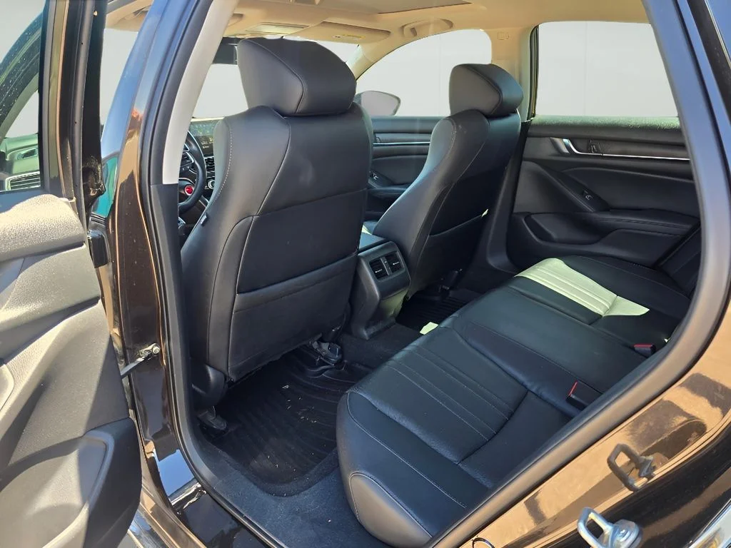 Used 2018 Kona Coffee Metallic Honda EX-L 1.5T image 12