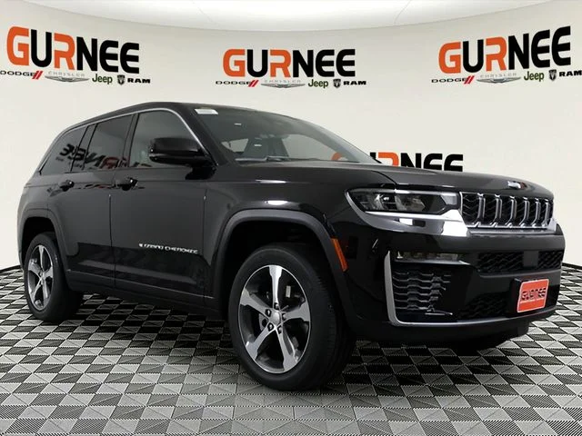New 2026 Diamond Black Crystal Pearl-Coat Exterior Paint Jeep Limited image 2