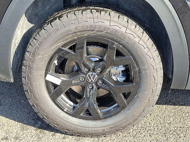 New 2026 Black Volkswagen 2.0T Peak Edition image 5
