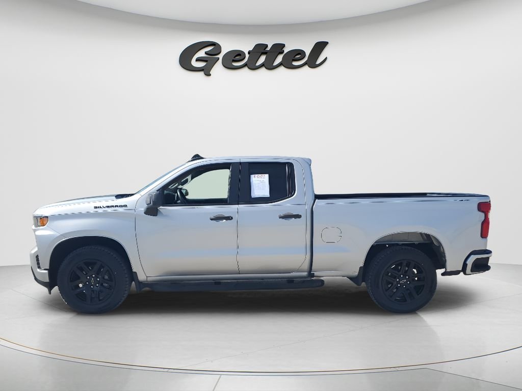 Used 2022 Silver Chevrolet Custom image 8