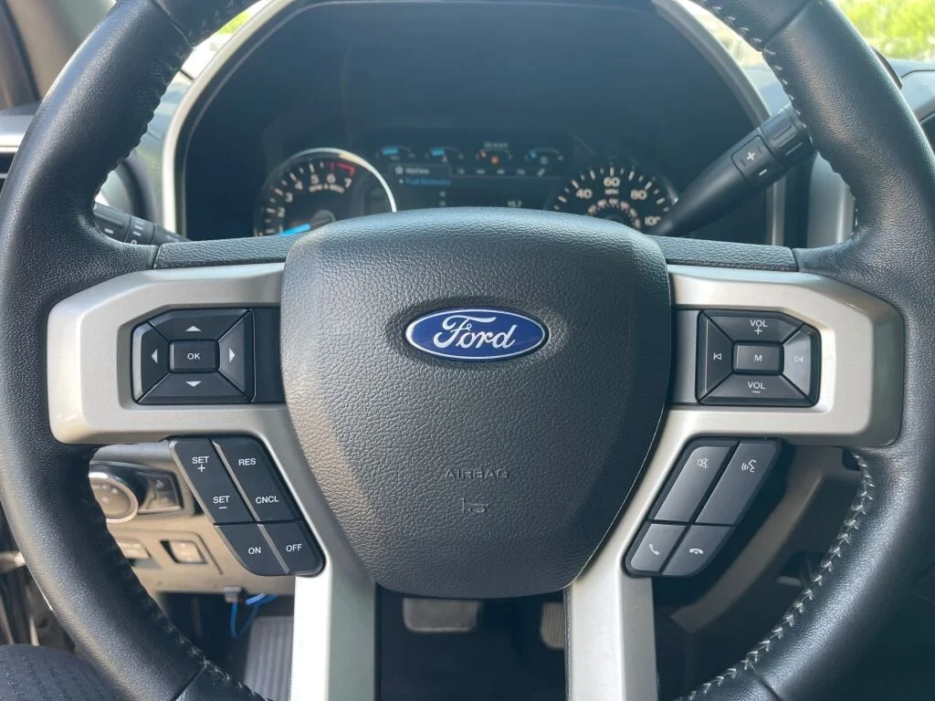 Used 2018 Shadow Black Ford LARIAT image 15