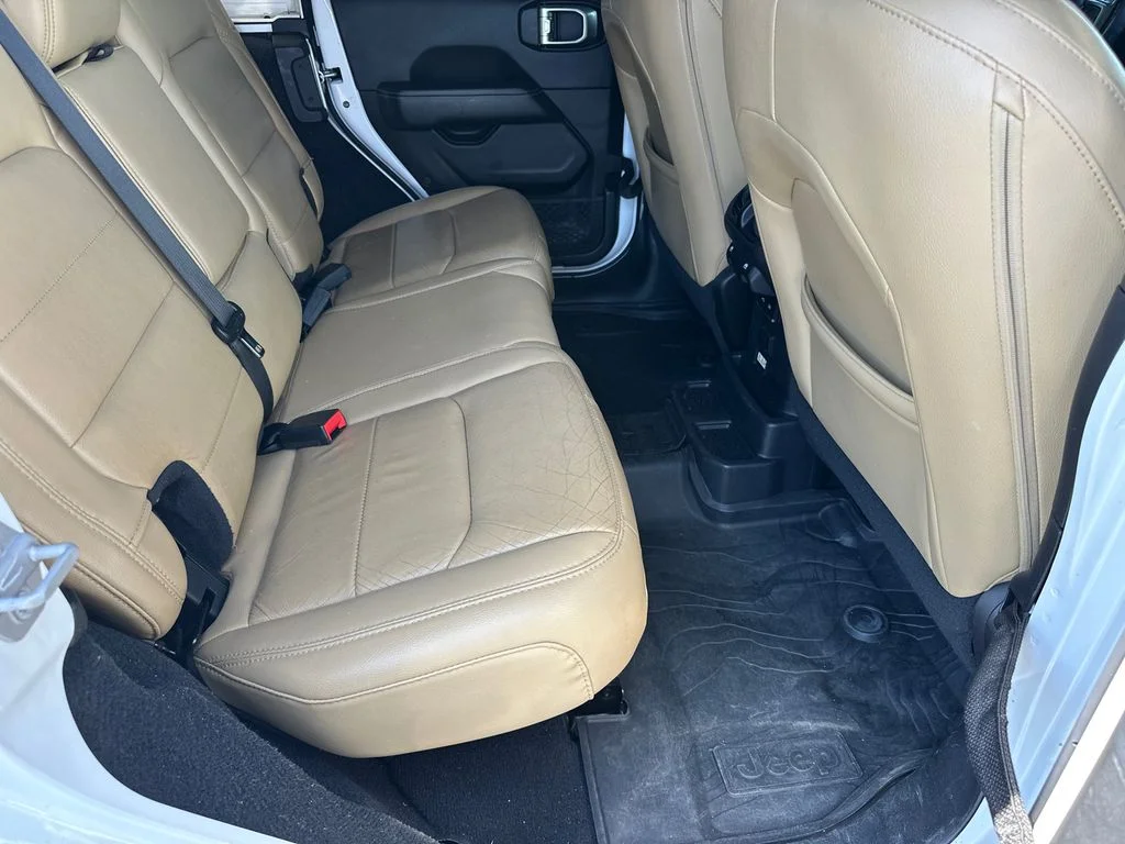 Used 2019 White Jeep Unlimited Sahara image 15