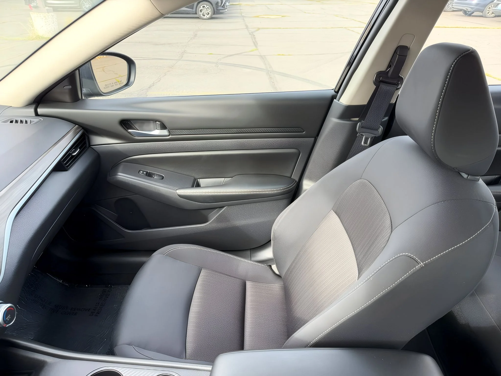 2025 Nissan Altima SV - Photo 23