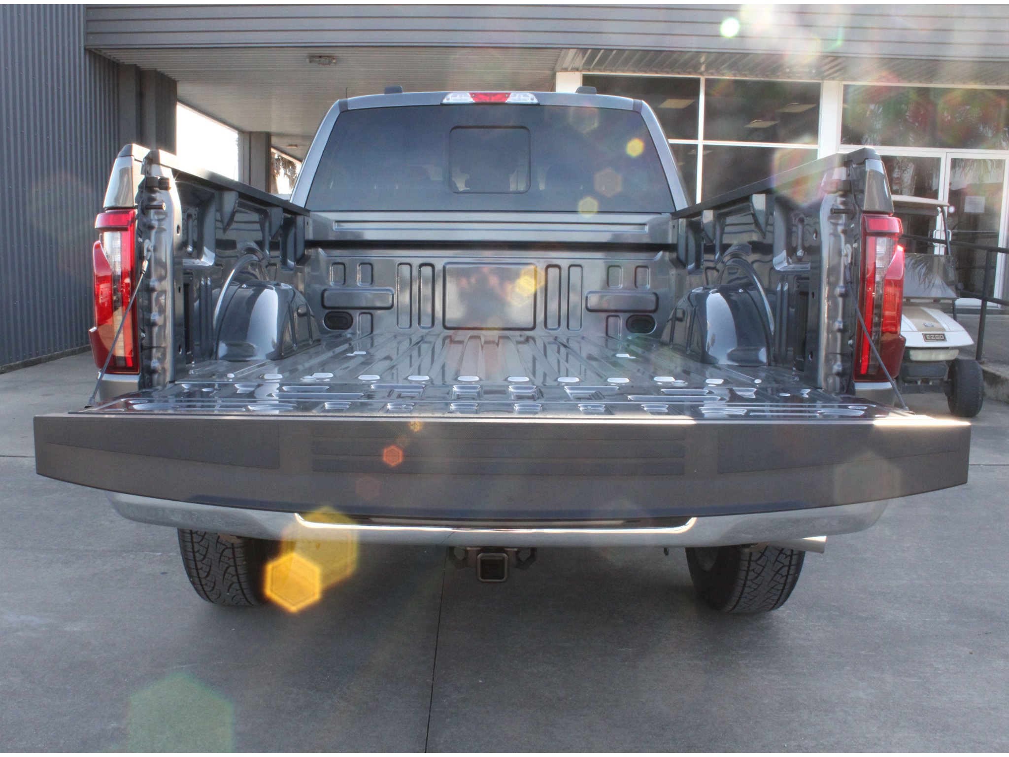 New 2026 Carbonized Gray Metallic Ford XLT image 22