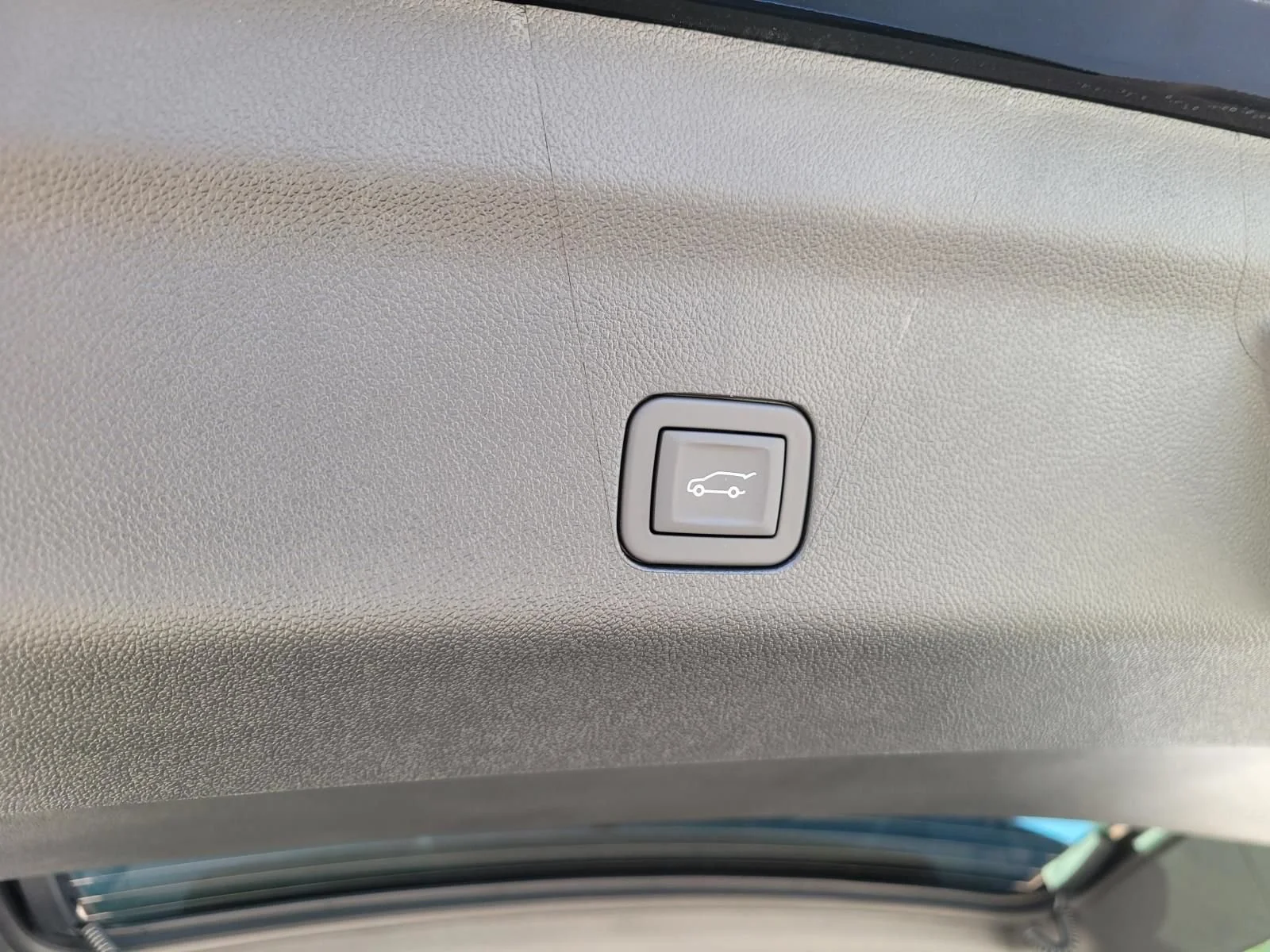 2026 Chevrolet Tahoe Premier - Photo 9