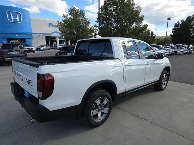 New 2026 Platinum White Pearl Honda RTL image 3