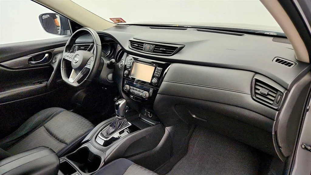 Used 2017 Gun Metallic Nissan 2017.5 AWD SV w/ SV Premium Package & Navigation image 24