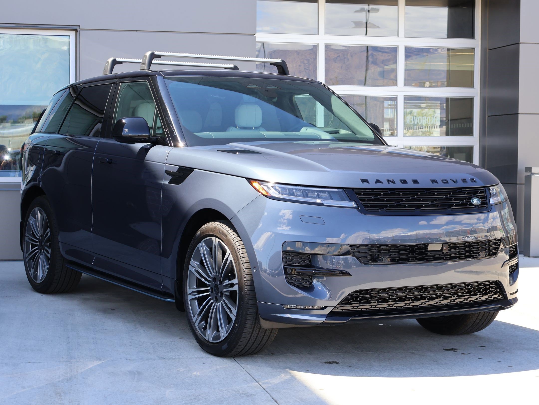 New 2026 Varesine Blue LAND ROVER P400 Dynamic SE image 3
