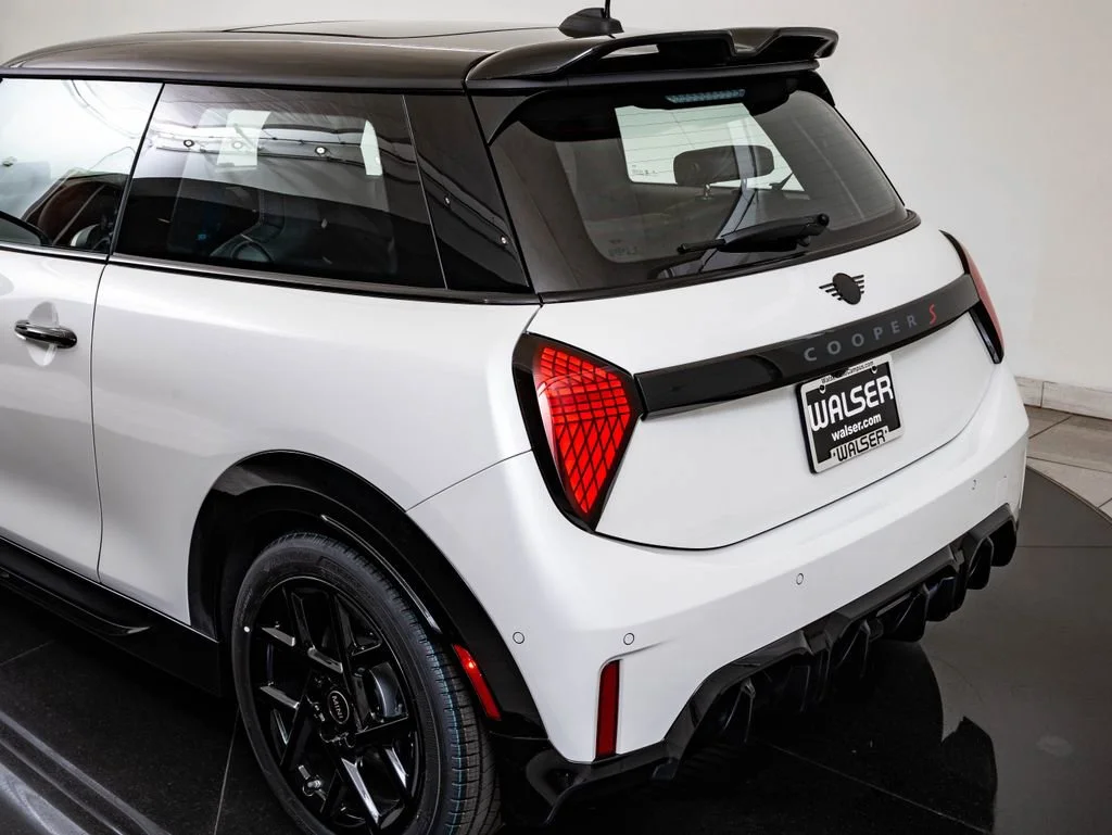 2026 MINI Hardtop 2 Door S - Photo 19
