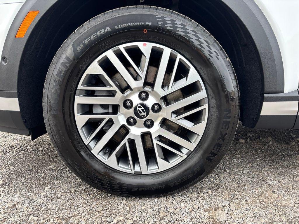 New 2027 White Hyundai SEL Premium AWD image 9
