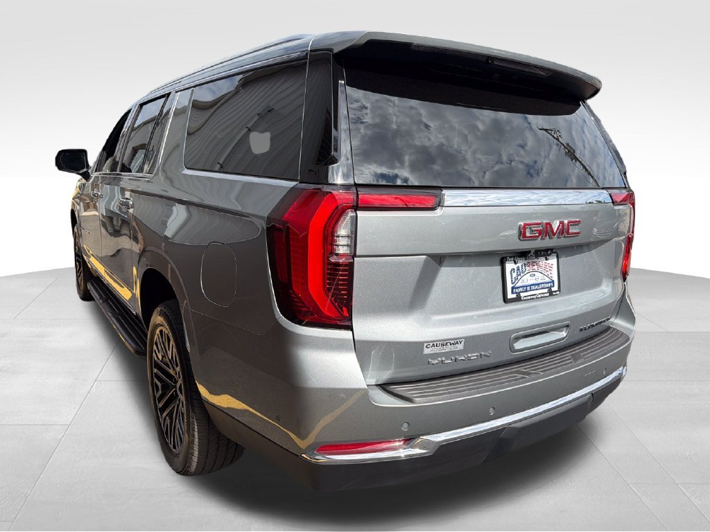 Used 2025 Sterling Metallic GMC Elevation image 5