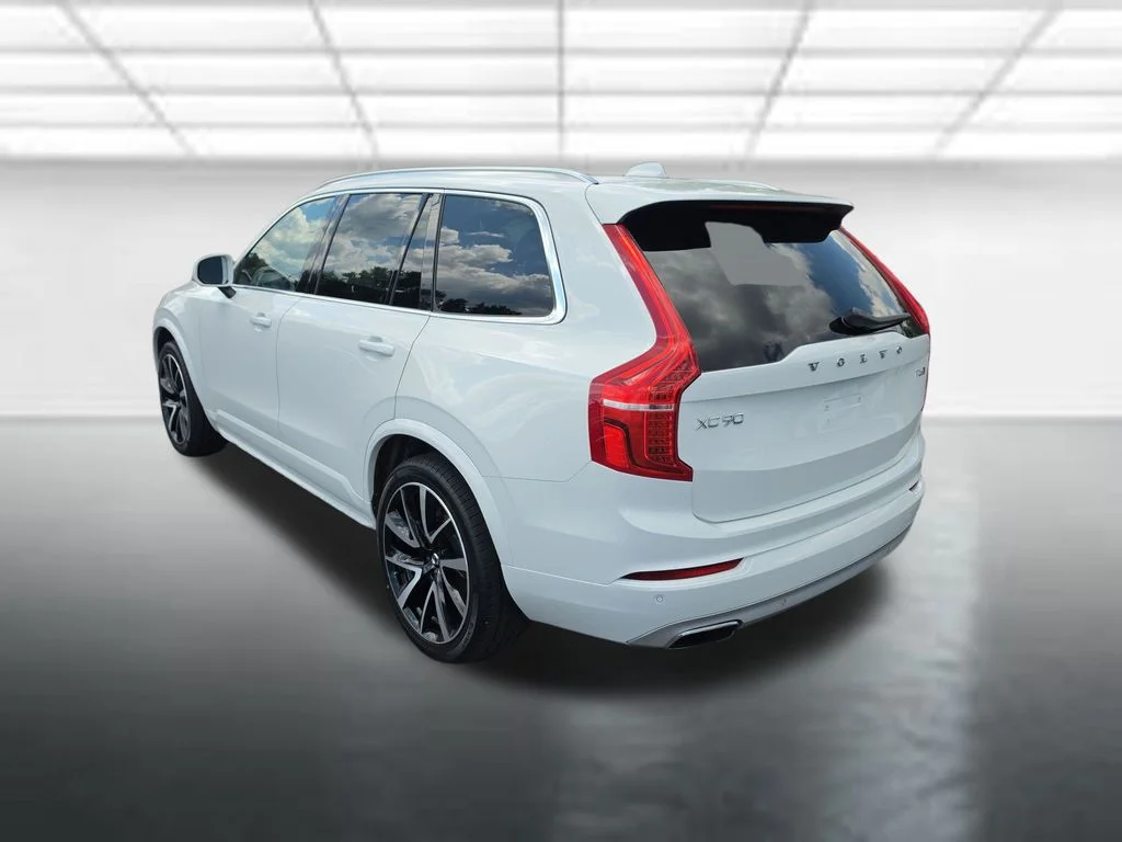 Used 2020 White Volvo T6 Momentum image 5
