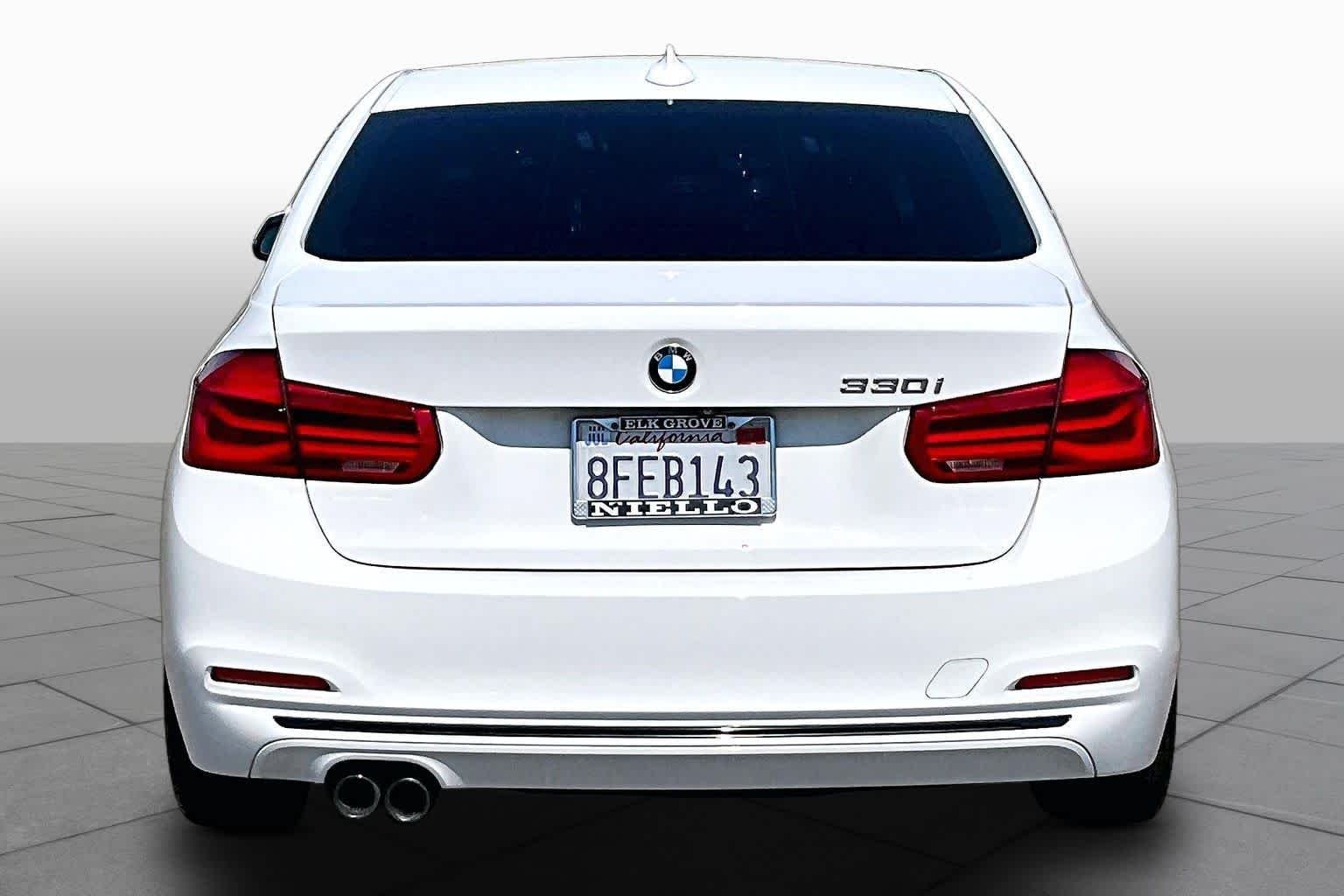 Used 2018 Alpine White BMW 330i image 4
