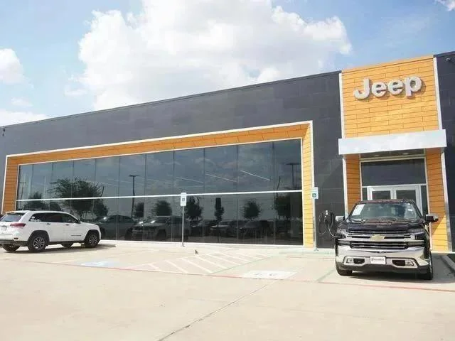 New 2026 Diamond Black Crystal Pearl-Coat Exterior Paint RAM LONE STAR image 32