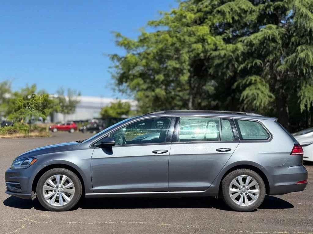 Used 2019  Volkswagen S image 2