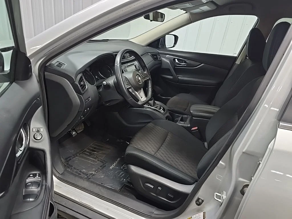 Used 2018 Silver Nissan SV image 29
