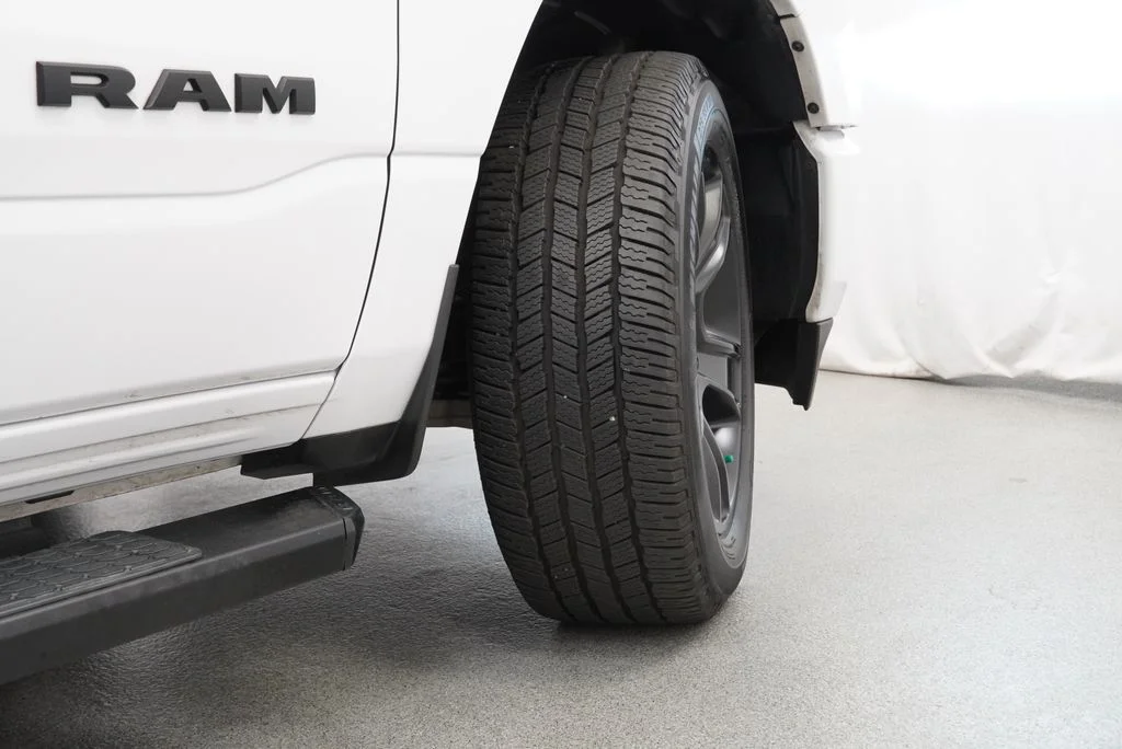 Used 2020 White Ram Big Horn/Lone Star image 42