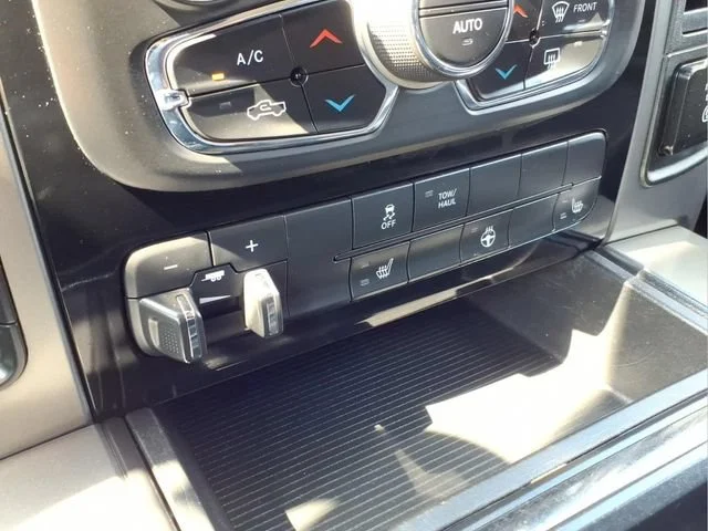 Used 2015  Ram Sport image 10