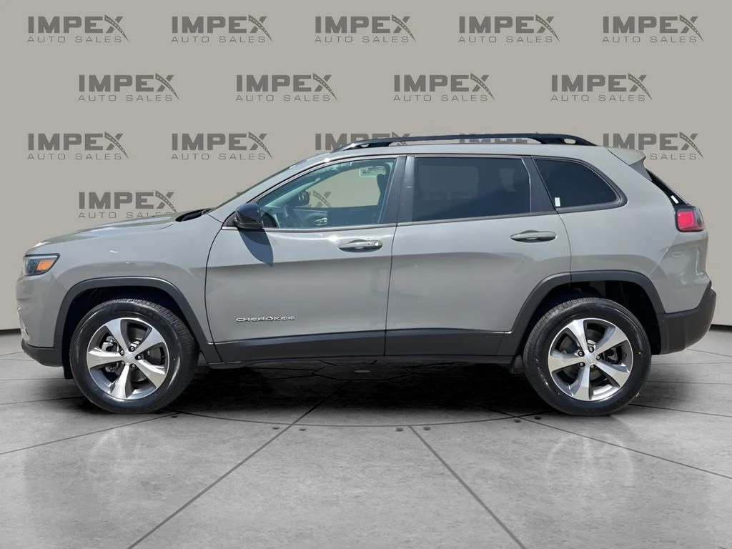 Used 2022 Gray Jeep Limited image 2